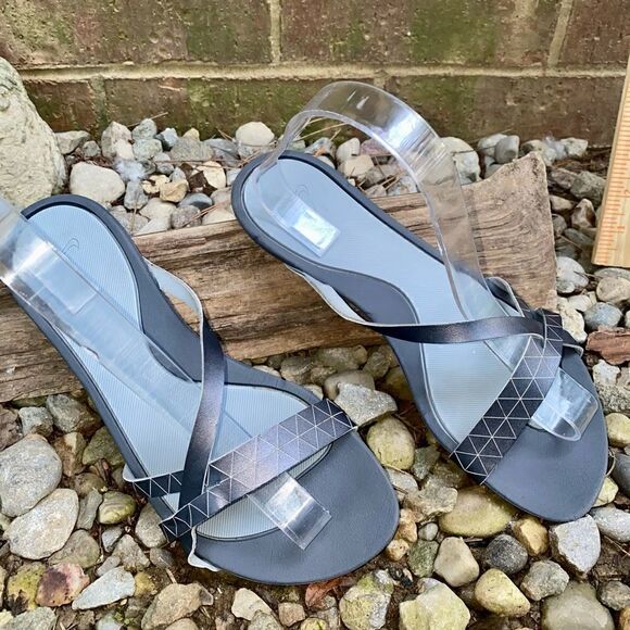 Nike Light Gray Sandals Flip Flops Lightweight Women Size 8 - Picture 2 of 5
